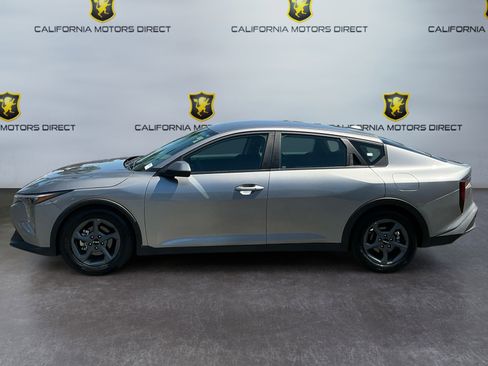 Used 2025 Kia K4 LXS FWD image 2