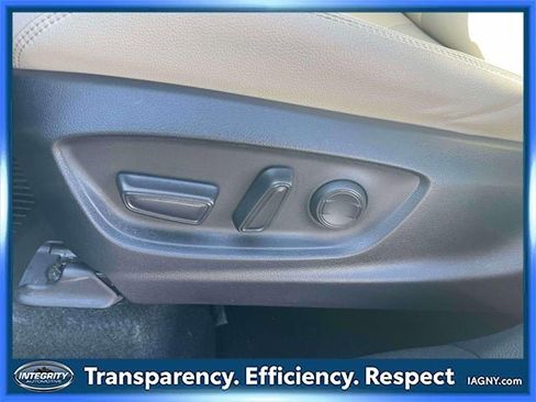 Certified 2023 Toyota Corolla Cross XLE image 18