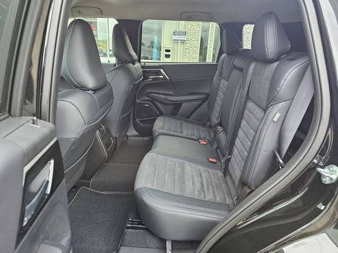 New 2026 Mitsubishi Outlander SE AWD/4WD image 13