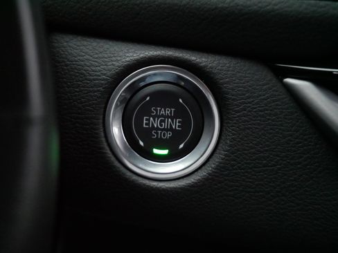 Used 2025 Cadillac XT4 Premium Luxury image 27