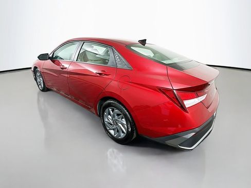 Certified 2024 Hyundai Elantra SEL image 7