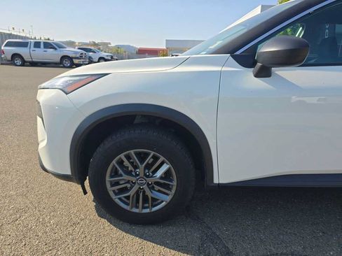 Used 2024 Nissan Rogue S FWD image 6