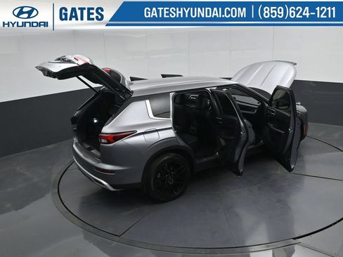 Used 2022 Mitsubishi Outlander SE AWD/4WD image 55