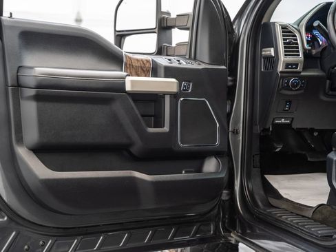 Used 2017 Ford F250 Lariat w/ Chrome Package AWD/4WD image 46
