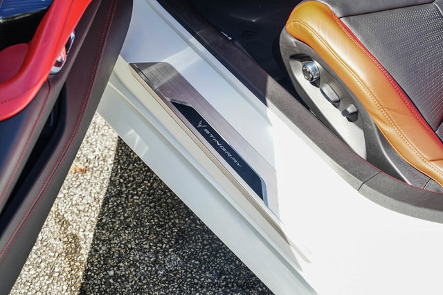 Used 2021 Chevrolet Corvette Stingray Premium Conv w/ Z51 Performance Package RWD image 30