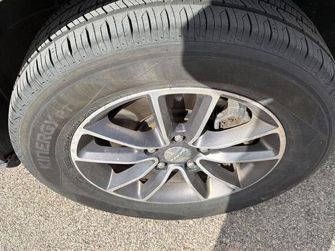 Used 2017 Dodge Grand Caravan SXT image 18