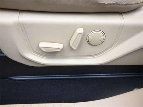 Used 2020 Ford F250 Lariat w/ Lariat Value Package image 33