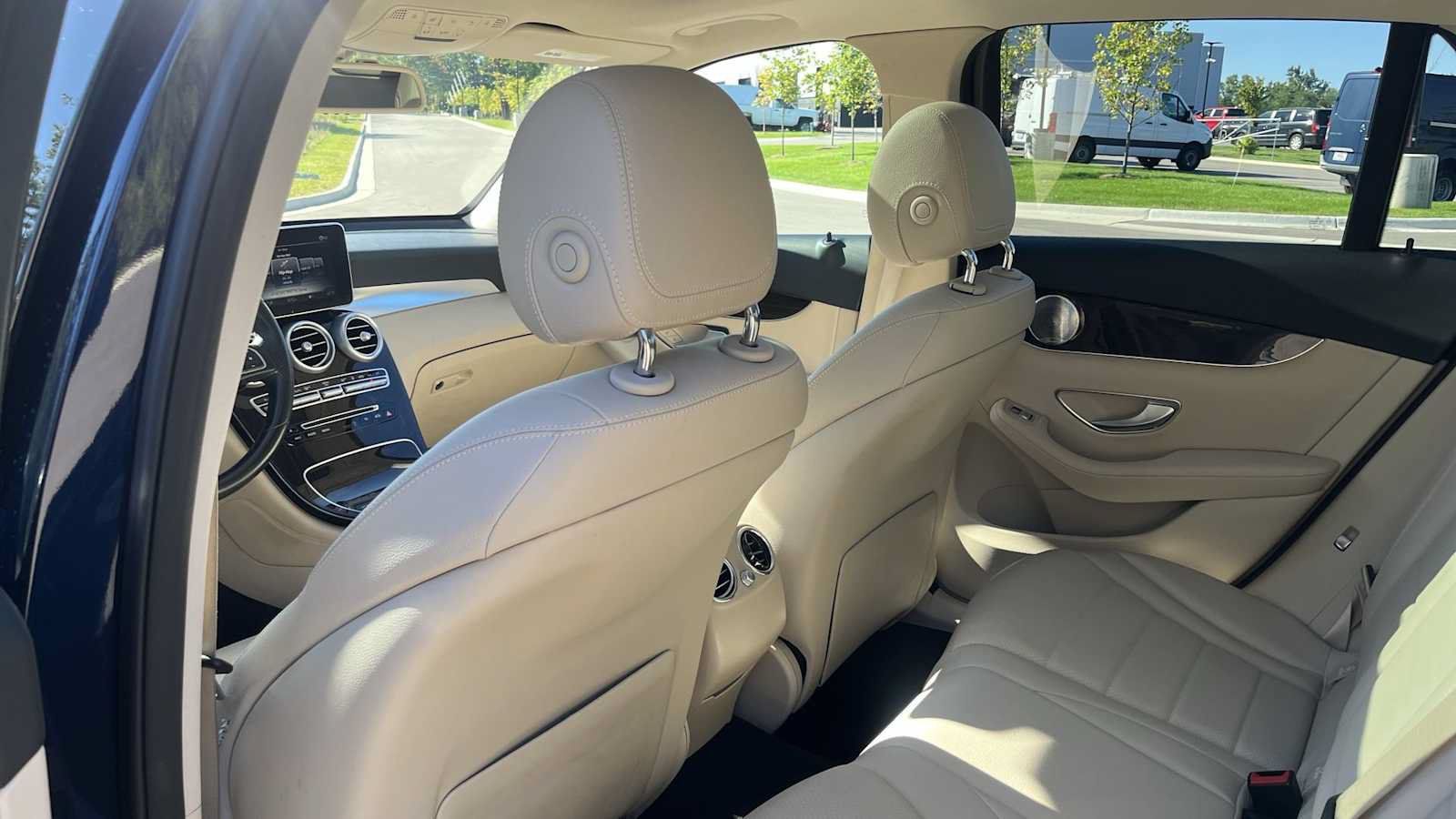 Used 2018 Mercedes-Benz GLC 350e 4MATIC image 31