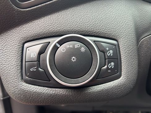 Used 2017 Ford Escape SE w/ Equipment Group 201A image 21