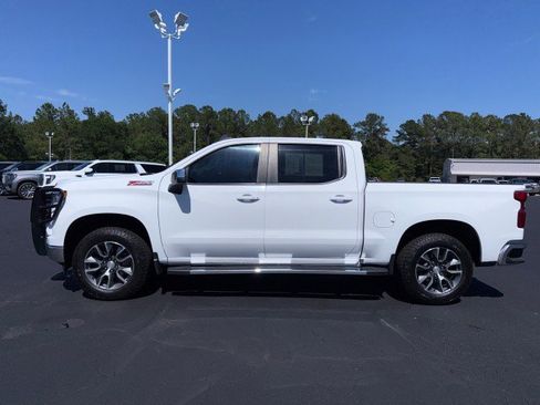 Used 2023 Chevrolet Silverado 1500 LT AWD/4WD image 5
