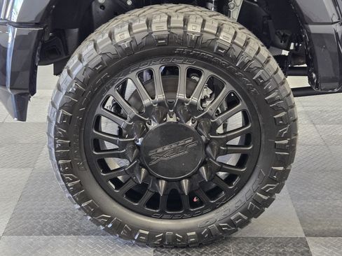 Used 2026 Ford F450 Platinum w/ FX4 Off-Road Package AWD/4WD image 10