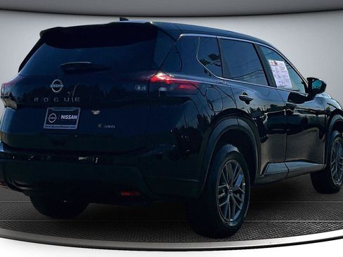 Used 2024 Nissan Rogue S AWD/4WD image 6