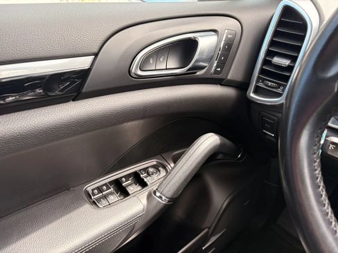 Used 2015 Porsche Cayenne S AWD/4WD image 25