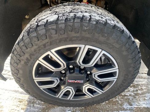 Used 2022 GMC Sierra 2500 AT4 w/ Gooseneck/5TH Wheel Package AWD/4WD image 8