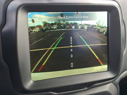 Used 2023 Jeep Renegade Latitude image 18