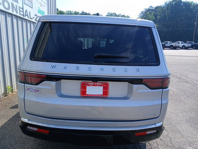 Used 2024 Jeep Wagoneer L Series II AWD/4WD image 4
