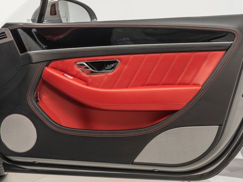 Used 2024 Bentley Continental GT V8 image 34