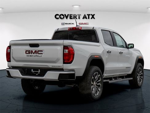New 2026 GMC Canyon Denali image 5
