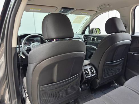 Used 2021 Kia Sorento LX FWD image 29