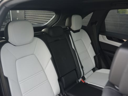Certified 2026 Porsche Cayenne AWD/4WD image 34