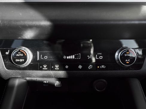 Used 2023 Mitsubishi Outlander SE image 45