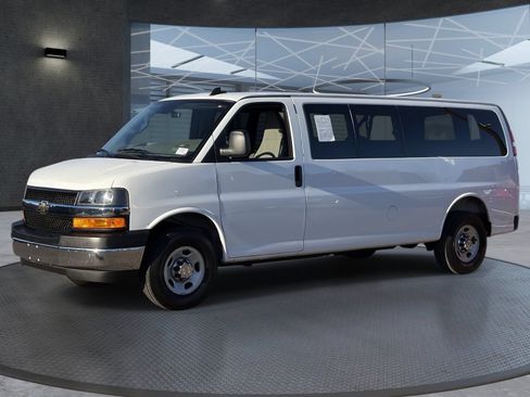 Certified 2025 Chevrolet Express 3500 LT w/ LT Preferred Equipment Group RWD image 2
