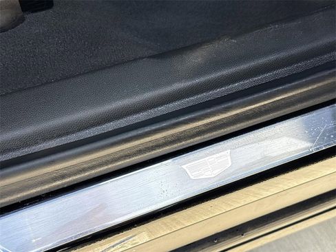 Used 2025 Cadillac XT6 Premium Luxury image 32