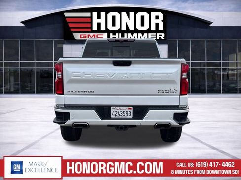 Used 2023 Chevrolet Silverado 1500 High Country w/ Technology Package image 4