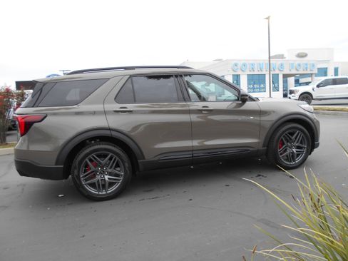 New 2026 Ford Explorer ST w/ Sun And Sound Package image 25