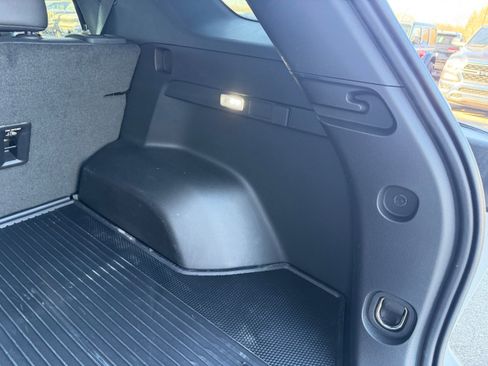 Used 2025 Chevrolet Equinox ACTIV w/ Safety and Technology Package image 19