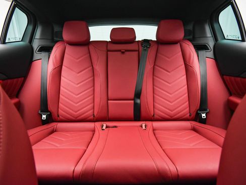 New 2025 Maserati Grecale Trofeo image 17