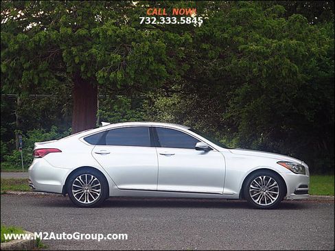 Used 2015 Hyundai Genesis 3.8 image 5