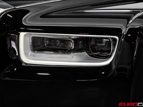 Used 2022 Rolls-Royce Phantom Sedan RWD image 12