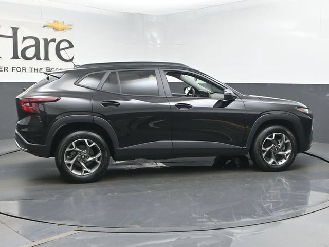 Used 2025 Chevrolet Trax LT FWD image 42