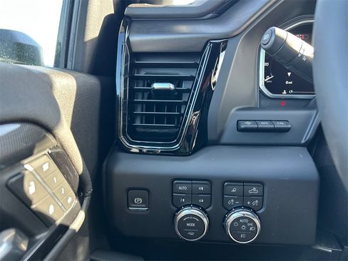 New 2026 GMC Sierra 3500 AT4 w/ AT4 Premium Plus Package image 20