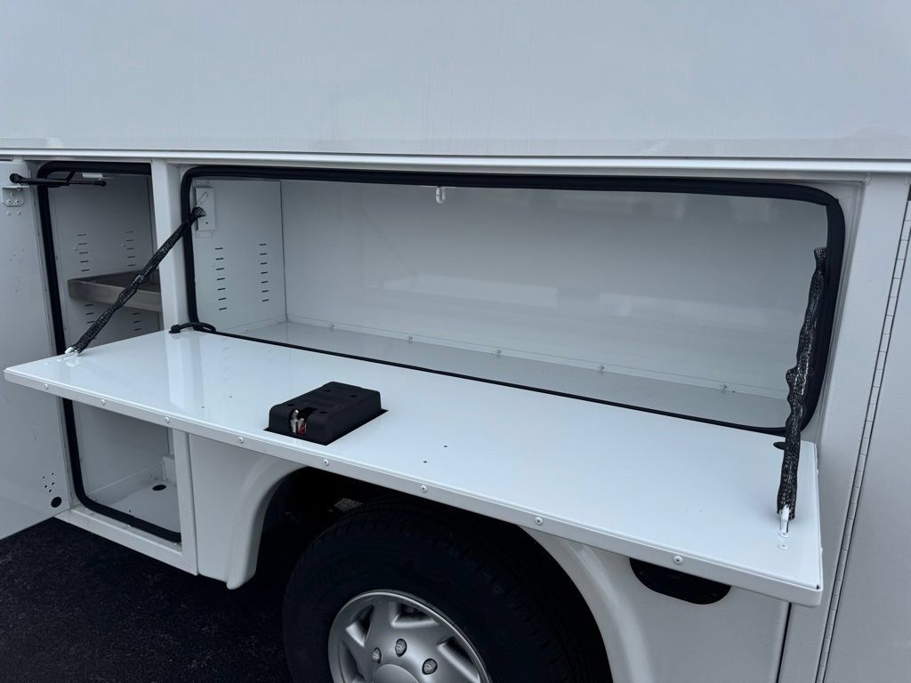 New 2026 Ford E-350 and Econoline 350 Super Duty w/ Interior Upgrade Package RWD image 22