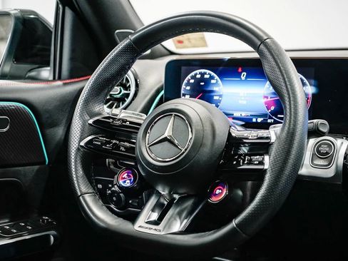 Used 2025 Mercedes-Benz GLB 35 AMG 4MATIC image 15