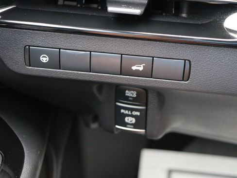 Used 2025 Nissan Murano SV FWD image 20