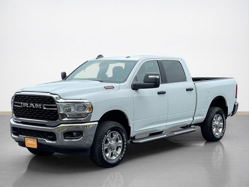 Certified 2024 RAM 2500 Big Horn AWD/4WD image 3