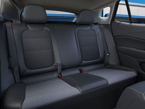 New 2026 Chevrolet Trax LT w/ Sunroof Package image 17