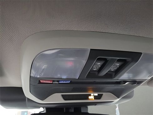 Certified 2025 Subaru Crosstrek 2.0i Premium image 31