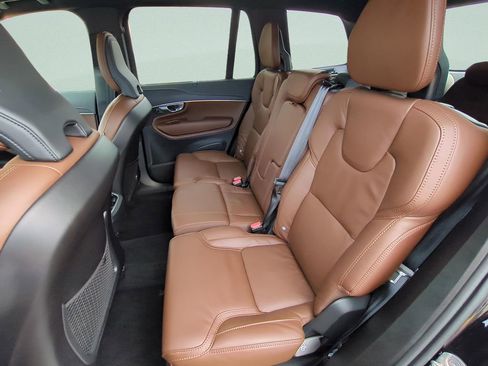 Used 2024 Volvo XC90 B6 Ultimate w/ Protection Package Premier image 10