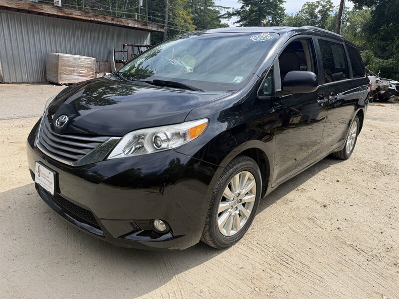 Used 2015 Toyota Sienna XLE w/ XLE Navigation Package AWD/4WD image 2