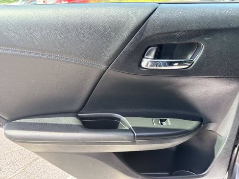 Used 2015 Honda Accord EX-L image 12