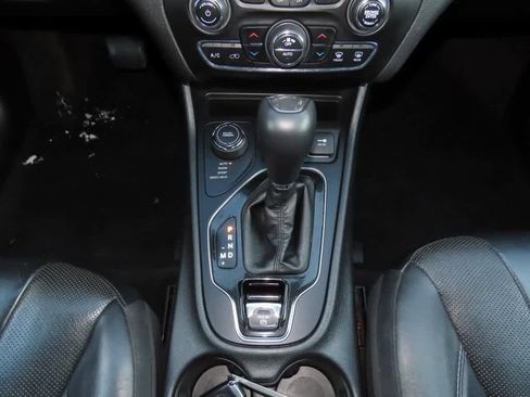 Used 2019 Jeep Cherokee Limited w/ Luxury Group image 25