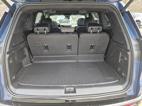 New 2026 GMC Acadia Denali Ultimate w/ LPO, Floor Liner Package AWD/4WD image 8