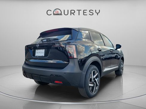 New 2026 Nissan Kicks SV w/ SV Premium Package image 4