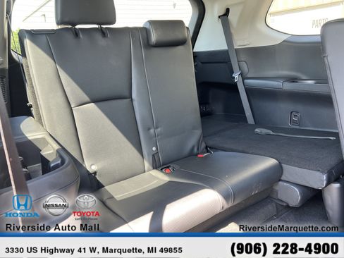 Used 2025 Toyota Grand Highlander AWD image 26