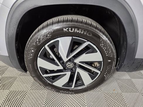 Used 2025 Volkswagen Atlas SE image 10