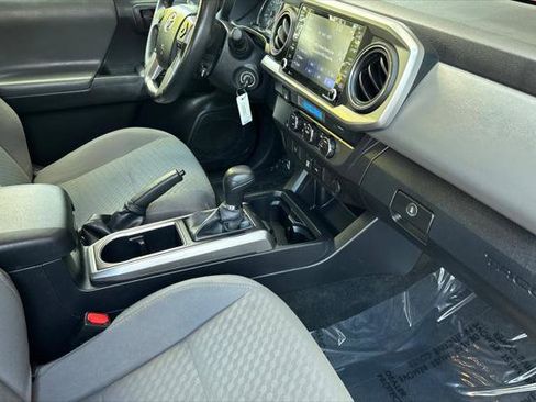 Certified 2022 Toyota Tacoma SR5 w/ Black Out Package (TMS) image 15